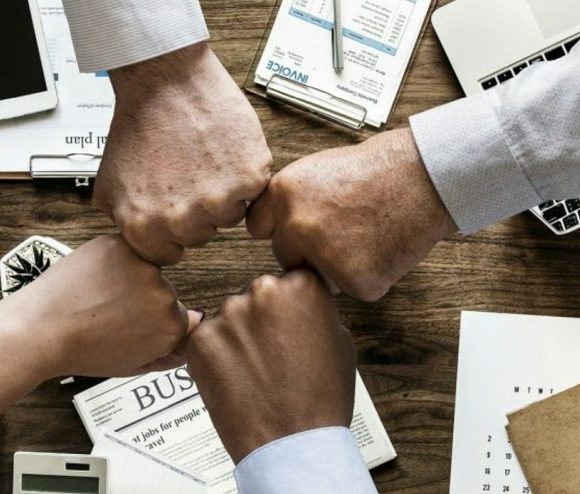 Conversaciones del PCAOB con los Presidentes de los Comites de Directores Conversaciones acerca de las Inspecciones realizadas en 2025 por el PCAOB (La Junta de Supervisión de Contabilidad de Empresas Públicas en Estados Unidos), con los Presidentes de los Comités de Auditoría en dicho país.